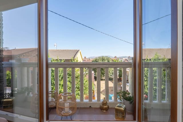 2 makuuhuone Kattohuoneisto vuokrattavana paikassa Ogíjares mukana 
autotalli - 850 € (Ref: 9755966)