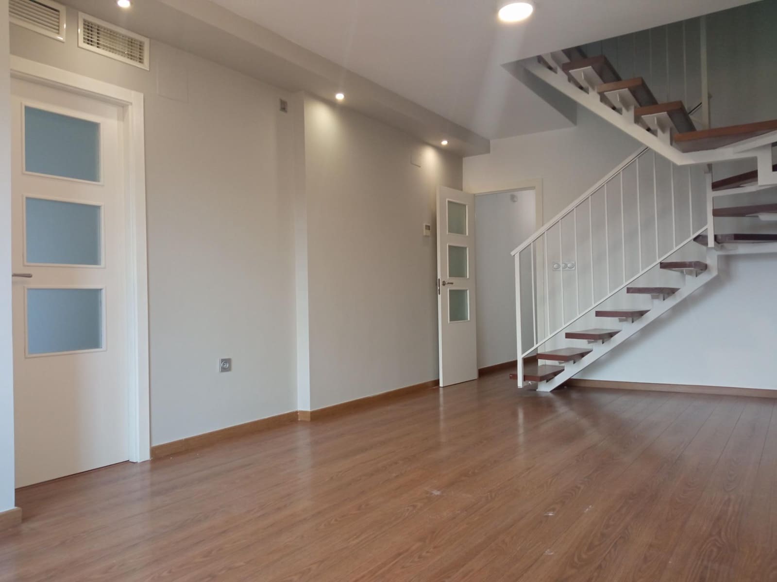 2 makuuhuone Kattohuoneisto vuokrattavana paikassa Ogijares mukana 
autotalli - 850 € (Ref: 9755966)