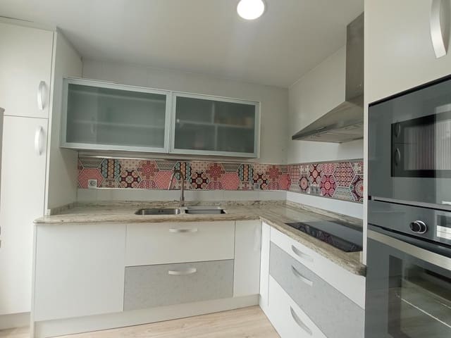 2 makuuhuone Kattohuoneisto vuokrattavana paikassa Ogíjares mukana 
autotalli - 850 € (Ref: 9755966)