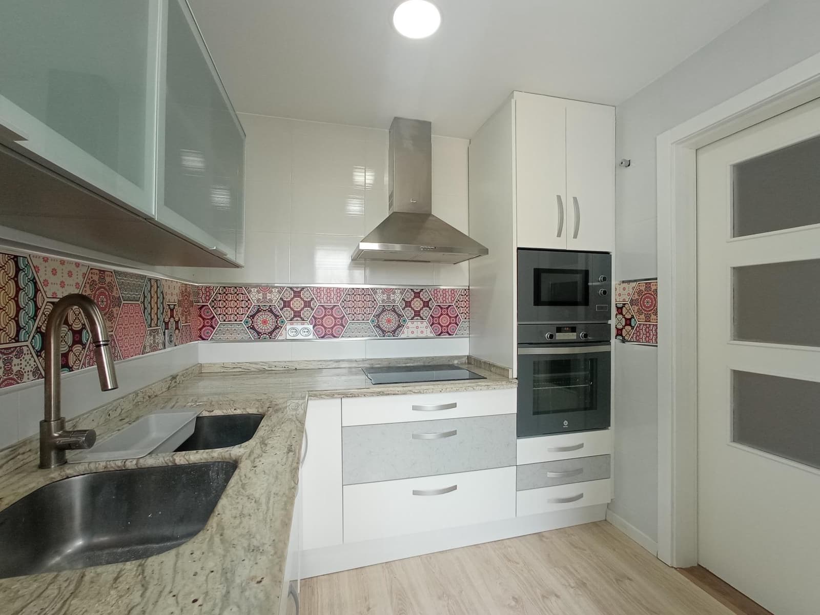 2 makuuhuone Kattohuoneisto vuokrattavana paikassa Ogijares mukana 
autotalli - 850 € (Ref: 9755966)