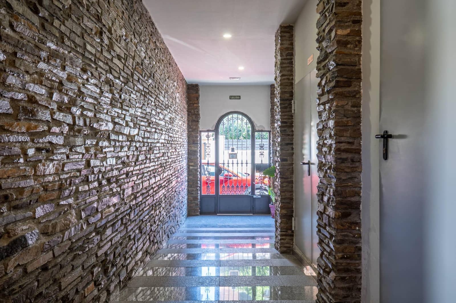 2 makuuhuone Kattohuoneisto vuokrattavana paikassa Ogijares mukana 
autotalli - 850 € (Ref: 9755966)