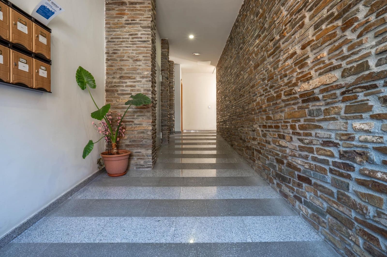 2 makuuhuone Kattohuoneisto vuokrattavana paikassa Ogijares mukana 
autotalli - 850 € (Ref: 9755966)