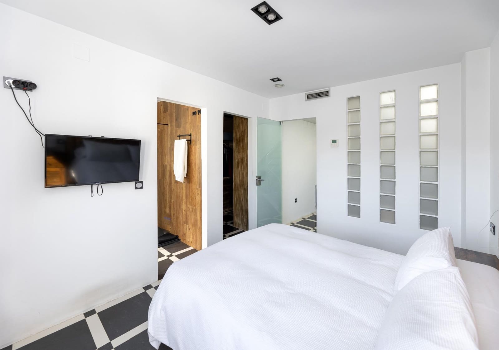 3 bedroom Townhouse for sale in Armilla with garage - € 599,000 (Ref: 9755970)