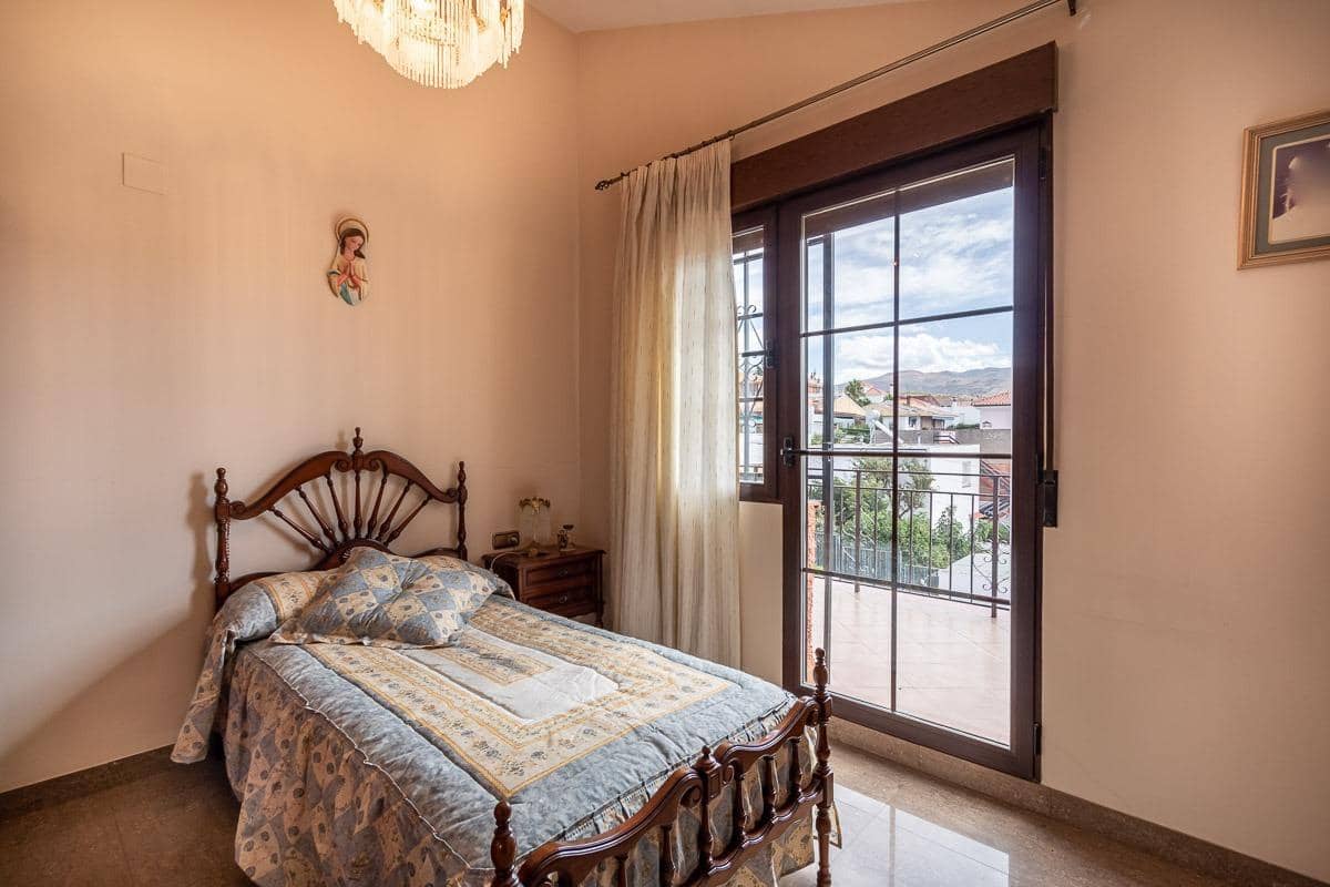 7 quarto Quinta/Casa Rural para venda em Huetor Vega com piscina garagem - 790 000 € (Ref: 9755971)