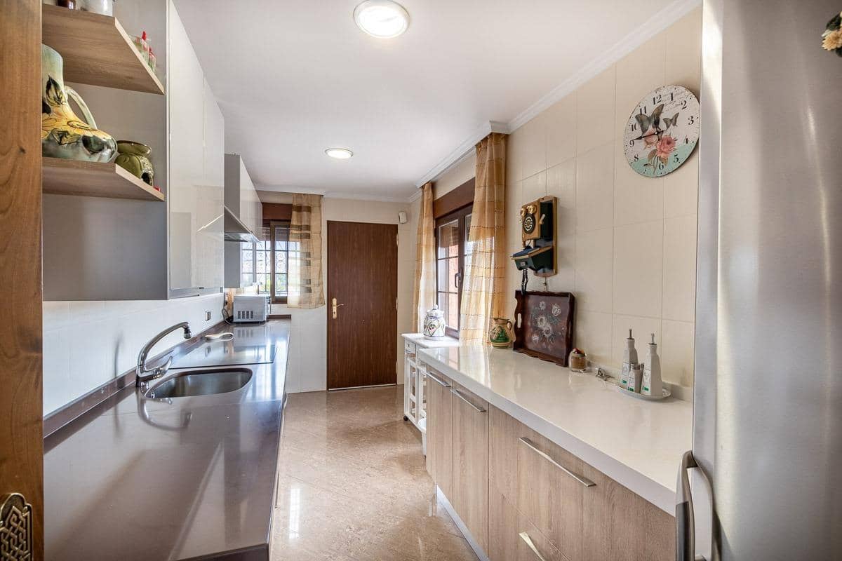 7 quarto Quinta/Casa Rural para venda em Huetor Vega com piscina garagem - 790 000 € (Ref: 9755971)