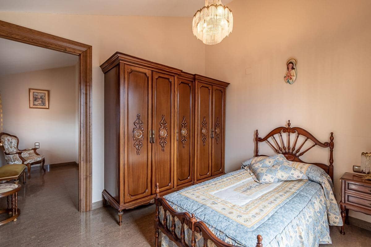 7 quarto Quinta/Casa Rural para venda em Huetor Vega com piscina garagem - 790 000 € (Ref: 9755971)