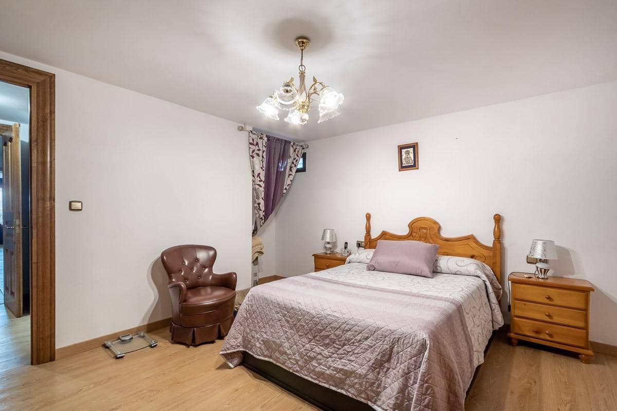 7 quarto Quinta/Casa Rural para venda em Huetor Vega com piscina garagem - 790 000 € (Ref: 9755971)