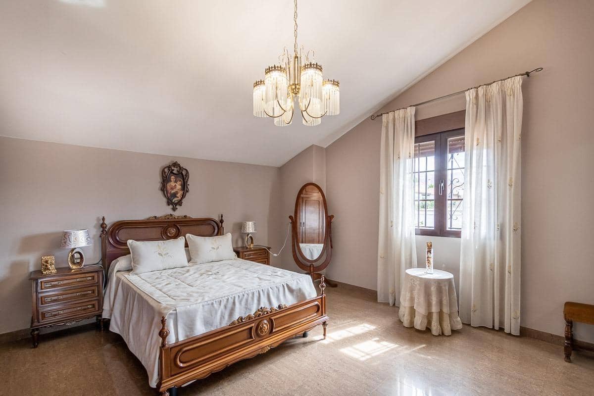 7 quarto Quinta/Casa Rural para venda em Huetor Vega com piscina garagem - 790 000 € (Ref: 9755971)