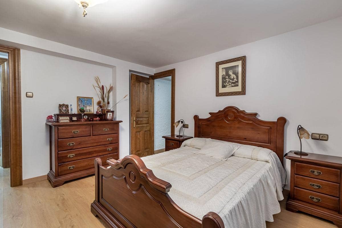 7 quarto Quinta/Casa Rural para venda em Huetor Vega com piscina garagem - 790 000 € (Ref: 9755971)