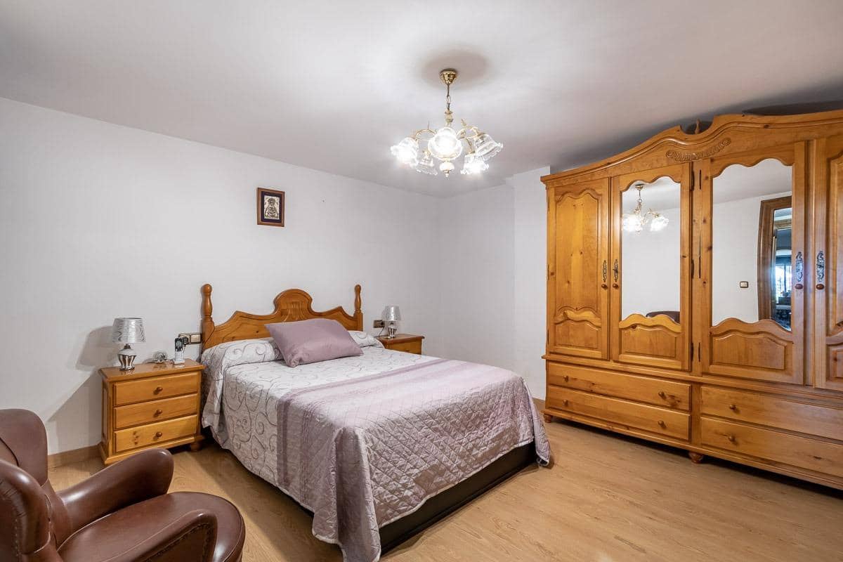 7 quarto Quinta/Casa Rural para venda em Huetor Vega com piscina garagem - 790 000 € (Ref: 9755971)