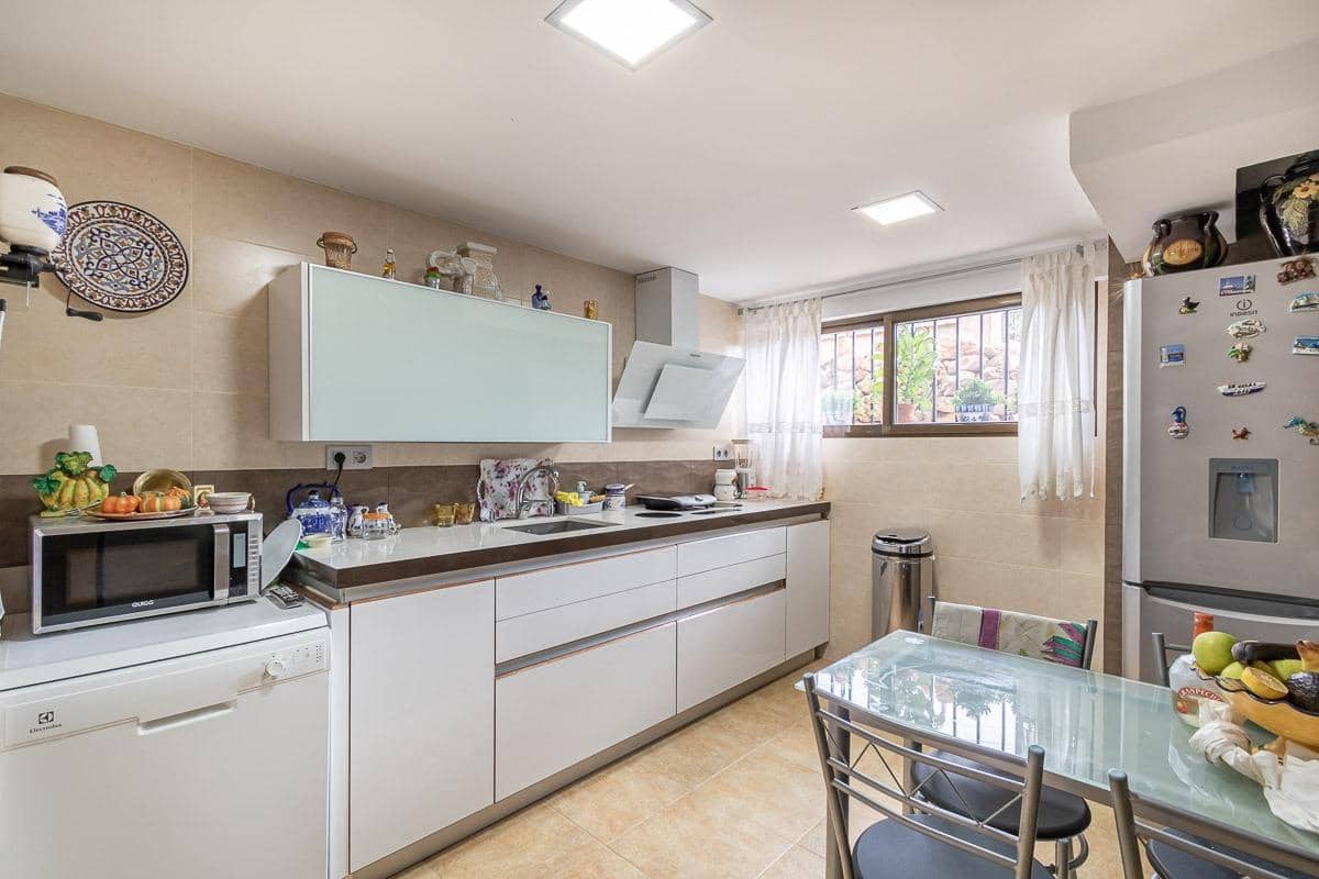 7 quarto Quinta/Casa Rural para venda em Huetor Vega com piscina garagem - 790 000 € (Ref: 9755971)