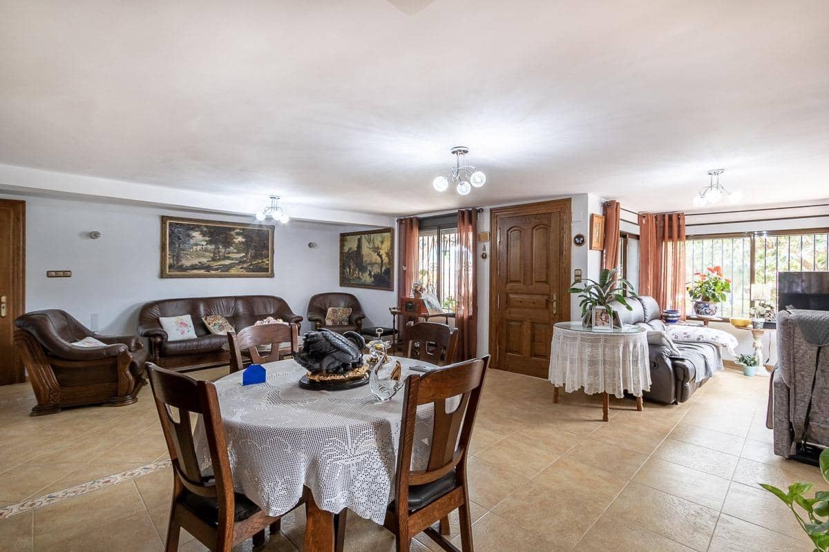 7 quarto Quinta/Casa Rural para venda em Huetor Vega com piscina garagem - 790 000 € (Ref: 9755971)