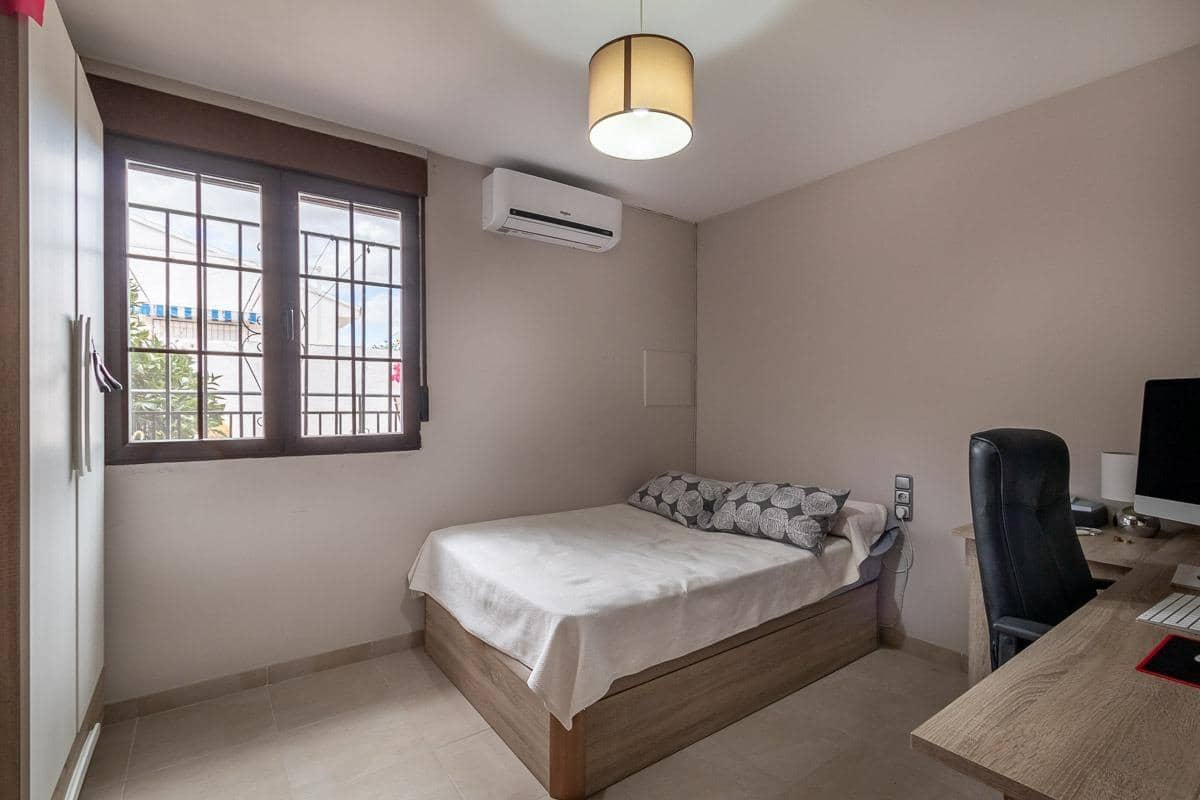 7 quarto Quinta/Casa Rural para venda em Huetor Vega com piscina garagem - 790 000 € (Ref: 9755971)