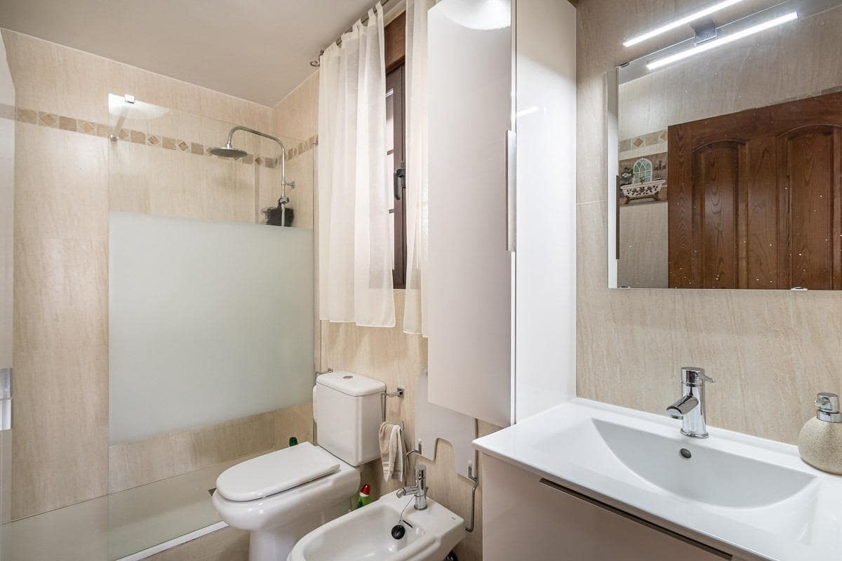 7 quarto Quinta/Casa Rural para venda em Huetor Vega com piscina garagem - 790 000 € (Ref: 9755971)