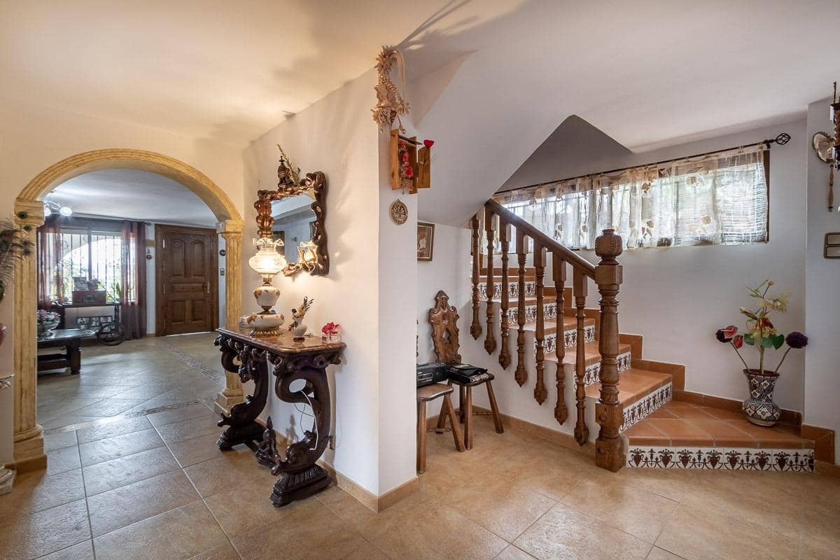 7 quarto Quinta/Casa Rural para venda em Huetor Vega com piscina garagem - 790 000 € (Ref: 9755971)