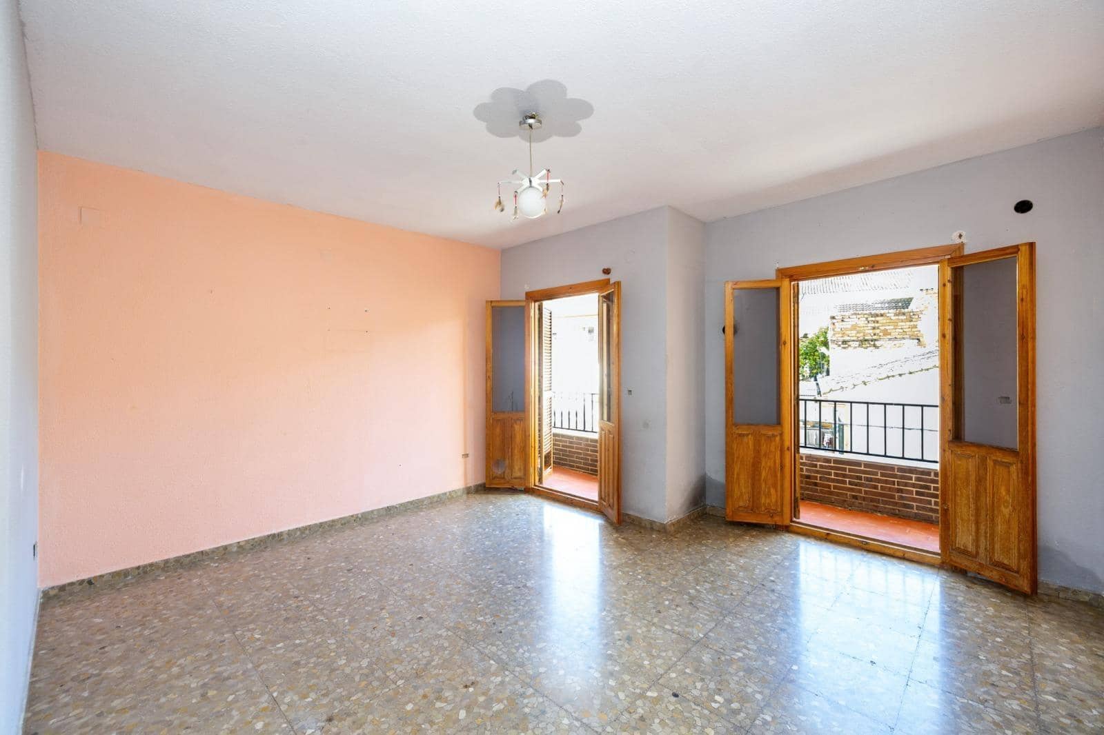 5 soverom Villa til salgs i La Zubia med svømmebasseng garasje - € 225 000 (Ref: 9758224)