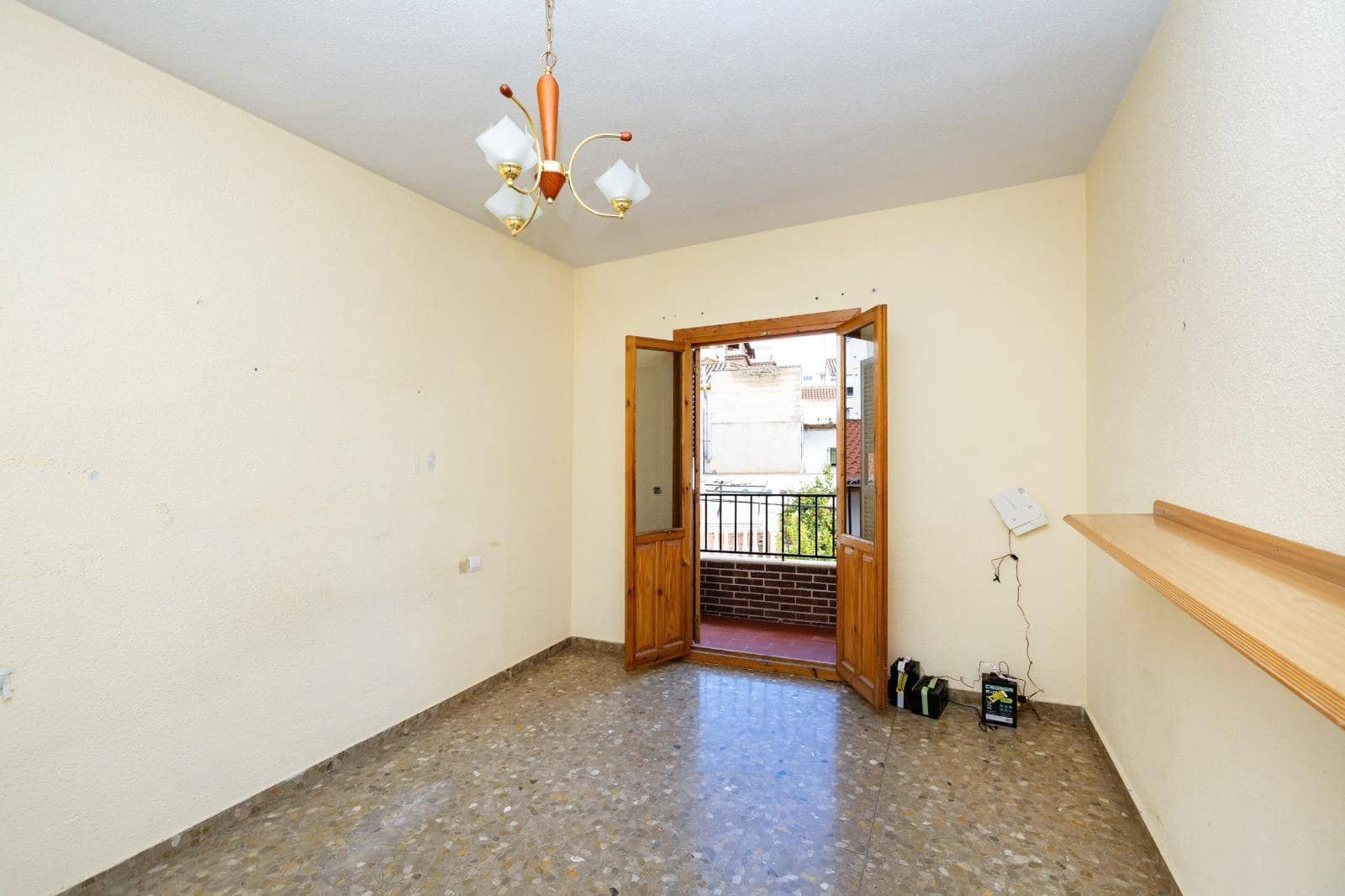 5 soverom Villa til salgs i La Zubia med svømmebasseng garasje - € 225 000 (Ref: 9758224)