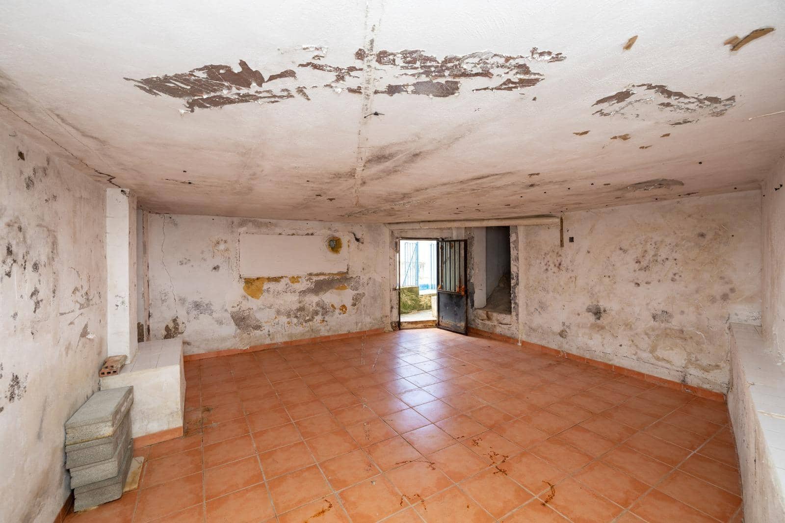 5 soverom Villa til salgs i La Zubia med svømmebasseng garasje - € 225 000 (Ref: 9758224)