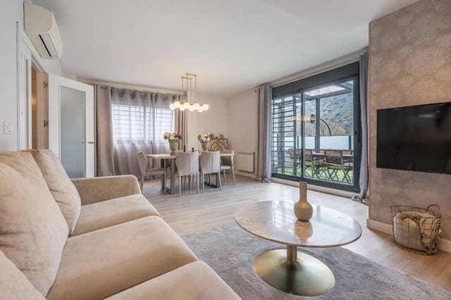 5 makuuhuone Rivitalo myytävänä paikassa Carretera de la Sierra, Granada kaupunki mukana 
autotalli - 475 000 € (Ref: 9762172)