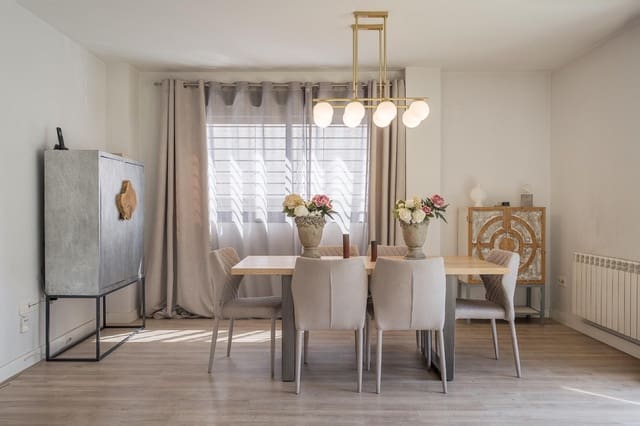 5 makuuhuone Rivitalo myytävänä paikassa Carretera de la Sierra, Granada kaupunki mukana 
autotalli - 475 000 € (Ref: 9762172)