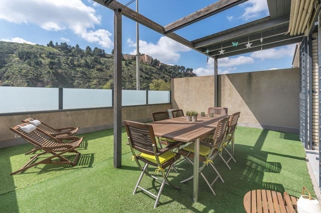 5 makuuhuone Rivitalo myytävänä paikassa Carretera de la Sierra, Granada kaupunki mukana 
autotalli - 475 000 € (Ref: 9762172)