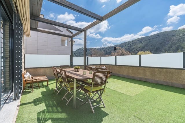 5 makuuhuone Rivitalo myytävänä paikassa Carretera de la Sierra, Granada kaupunki mukana 
autotalli - 475 000 € (Ref: 9762172)