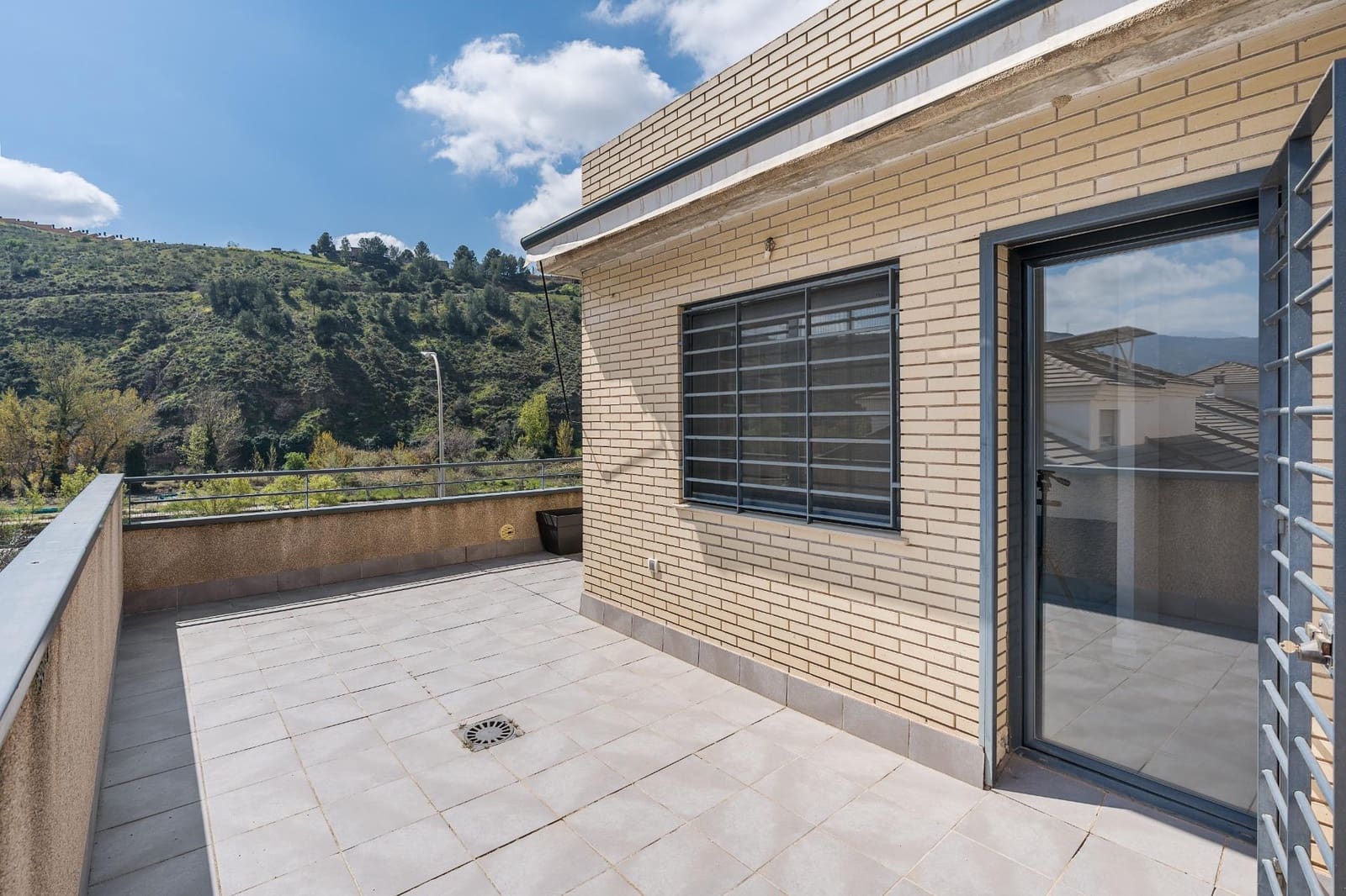 5 soverom Rekkehus til salgs i Granada by med garasje - € 475 000 (Ref: 9762172)