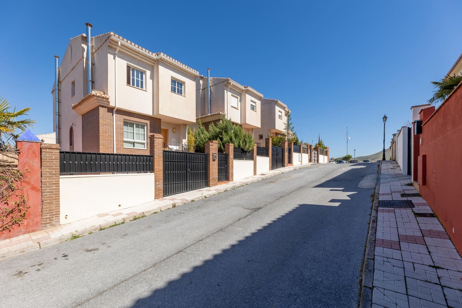 Chalet de 3 habitaciones en Monachil en venta con piscina garaje - 390.000 € (Ref: 9762173)