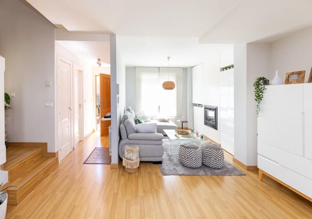 Chalet de 3 habitaciones en Monachil en venta con piscina garaje - 390.000 € (Ref: 9762173)