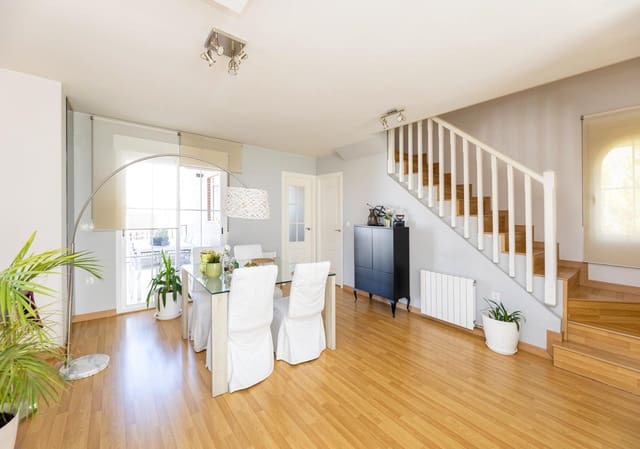 Chalet de 3 habitaciones en Monachil en venta con piscina garaje - 390.000 € (Ref: 9762173)