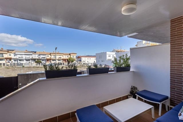 Adosado de 4 habitaciones en Churriana de la Vega en venta con garaje - 345.000 € (Ref: 9762174)