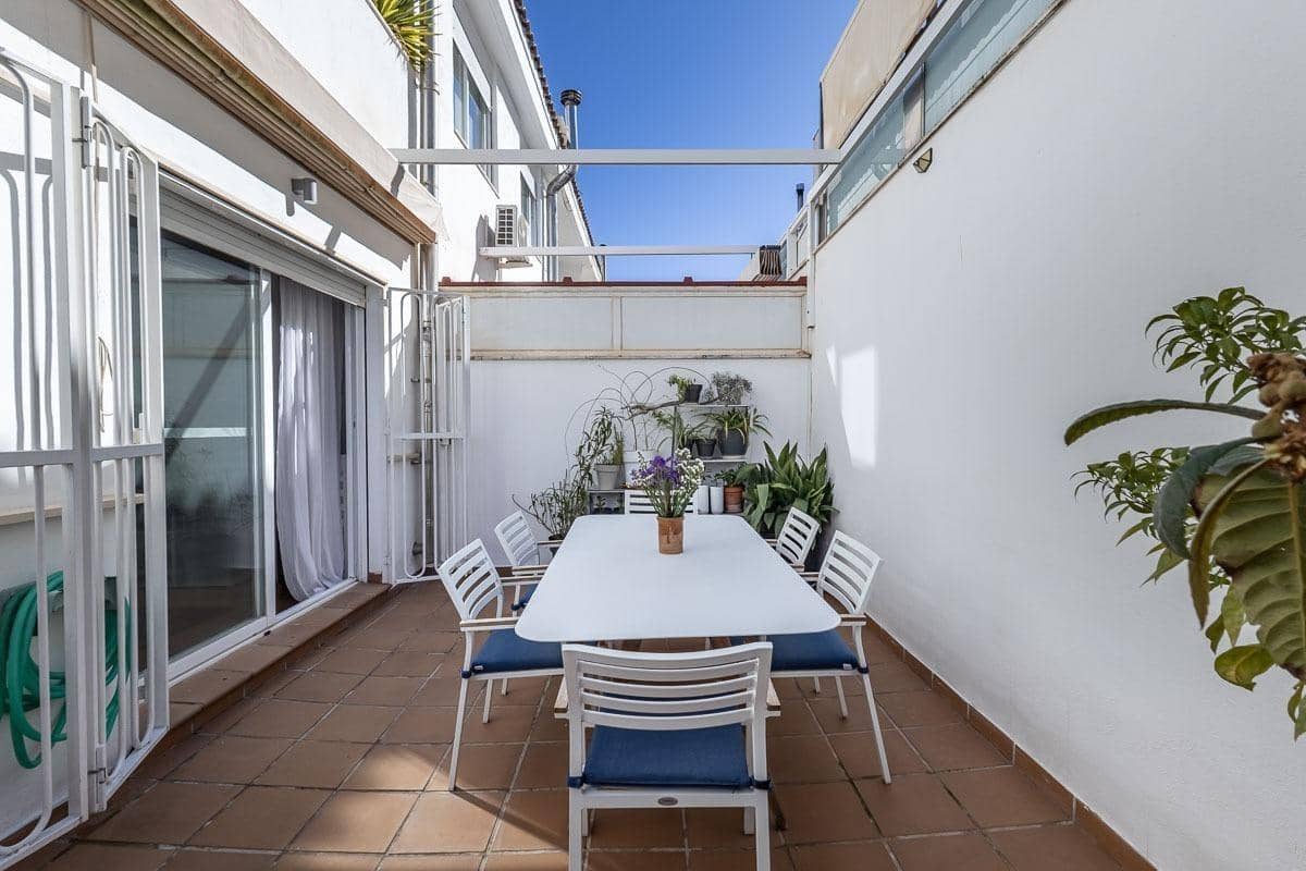 4 Zimmer Reihenhaus zu verkaufen in Churriana de la Vega mit Garage - 345.000 € (Ref: 9762174)