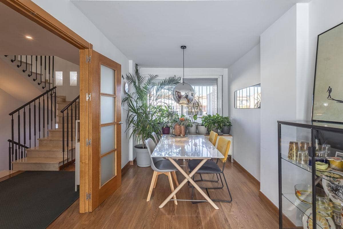 4 Zimmer Reihenhaus zu verkaufen in Churriana de la Vega mit Garage - 345.000 € (Ref: 9762174)