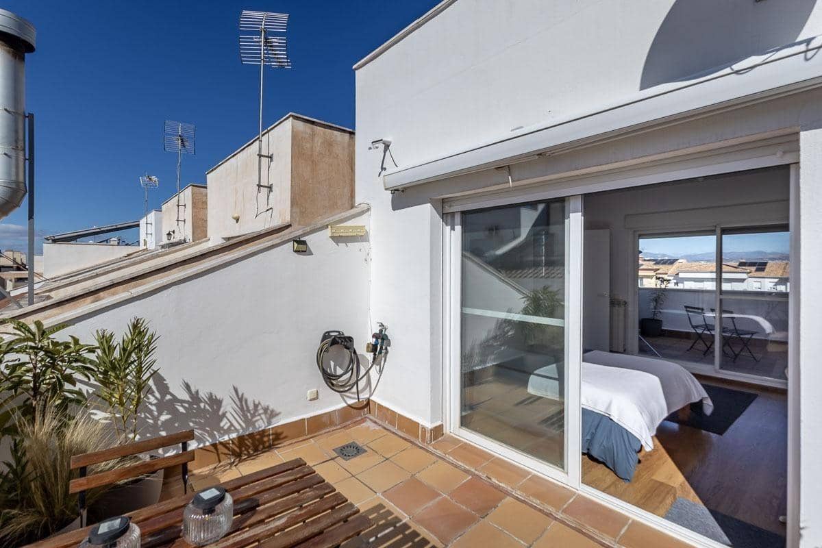 4 Zimmer Reihenhaus zu verkaufen in Churriana de la Vega mit Garage - 345.000 € (Ref: 9762174)