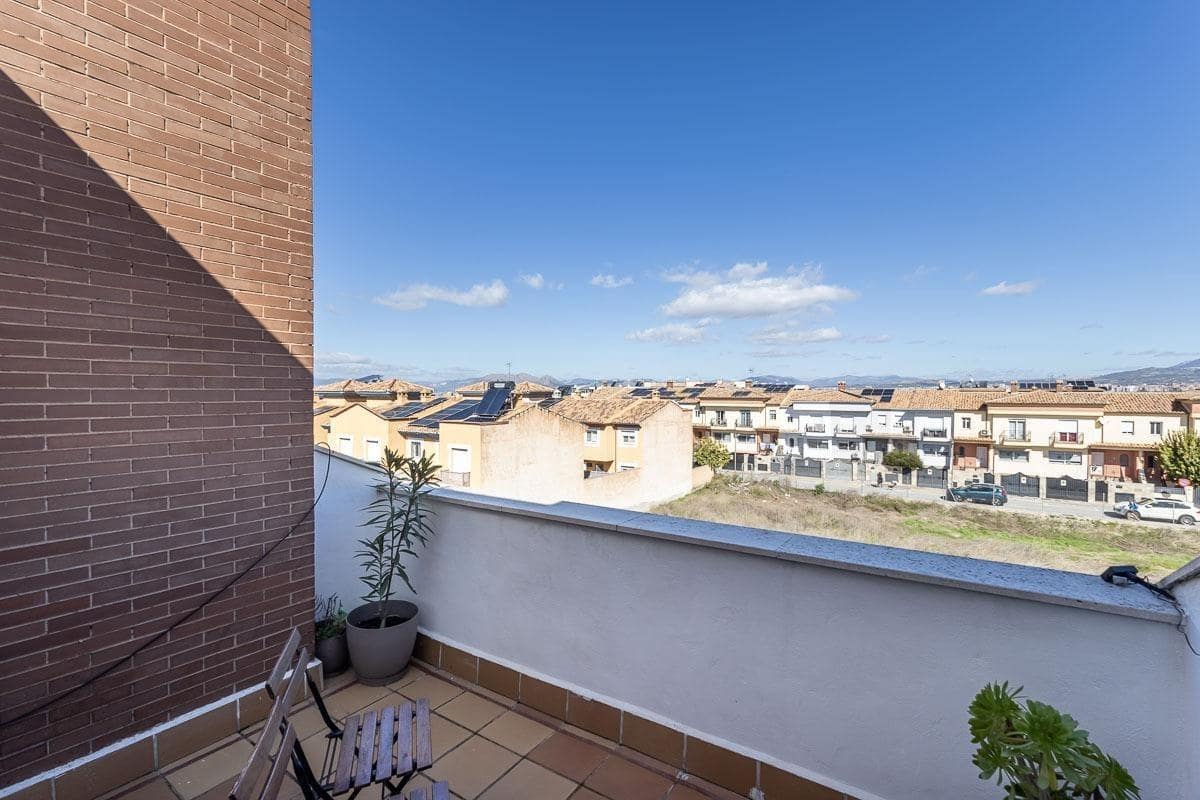 4 Zimmer Reihenhaus zu verkaufen in Churriana de la Vega mit Garage - 345.000 € (Ref: 9762174)