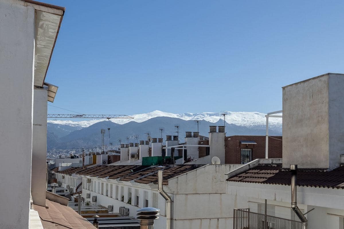 4 Zimmer Reihenhaus zu verkaufen in Churriana de la Vega mit Garage - 345.000 € (Ref: 9762174)