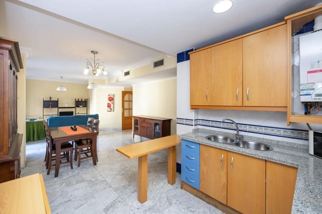 2 soverom Leilighet til salgs i Centro, Granada by med garasje - € 320 000 (Ref: 9762176)