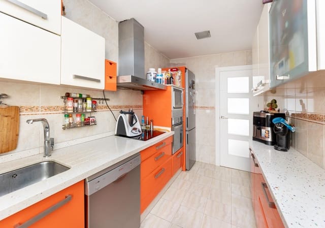 3 soveværelse Lejlighed til salg i Las Gabias med swimmingpool garage - € 190.000 (Ref: 9770840)