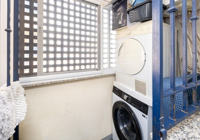 3 soveværelse Lejlighed til salg i Las Gabias med swimmingpool garage - € 190.000 (Ref: 9770840)