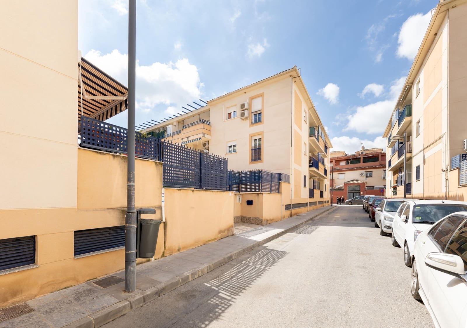 3 soveværelse Lejlighed til salg i Las Gabias med swimmingpool garage - € 190.000 (Ref: 9770840)