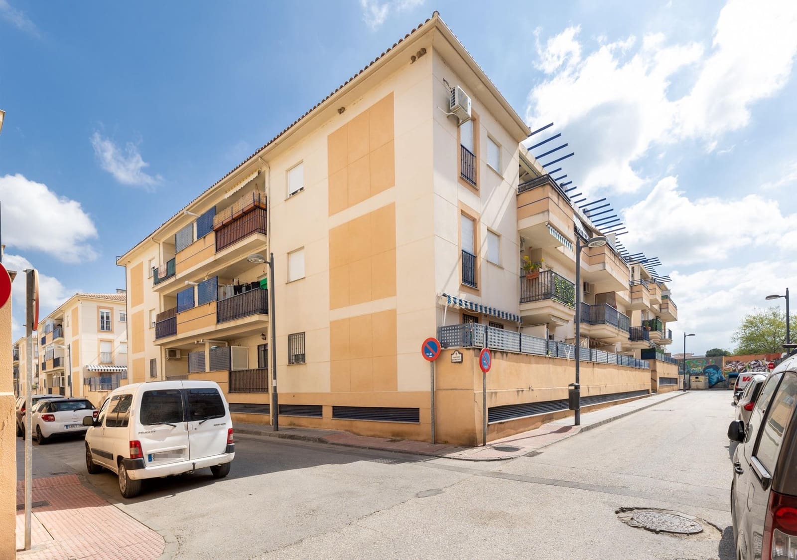 3 soveværelse Lejlighed til salg i Las Gabias med swimmingpool garage - € 190.000 (Ref: 9770840)