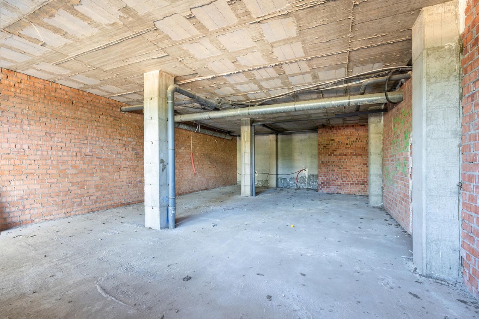 Commercial for sale in Granada city - € 299,000 (Ref: 9770844)