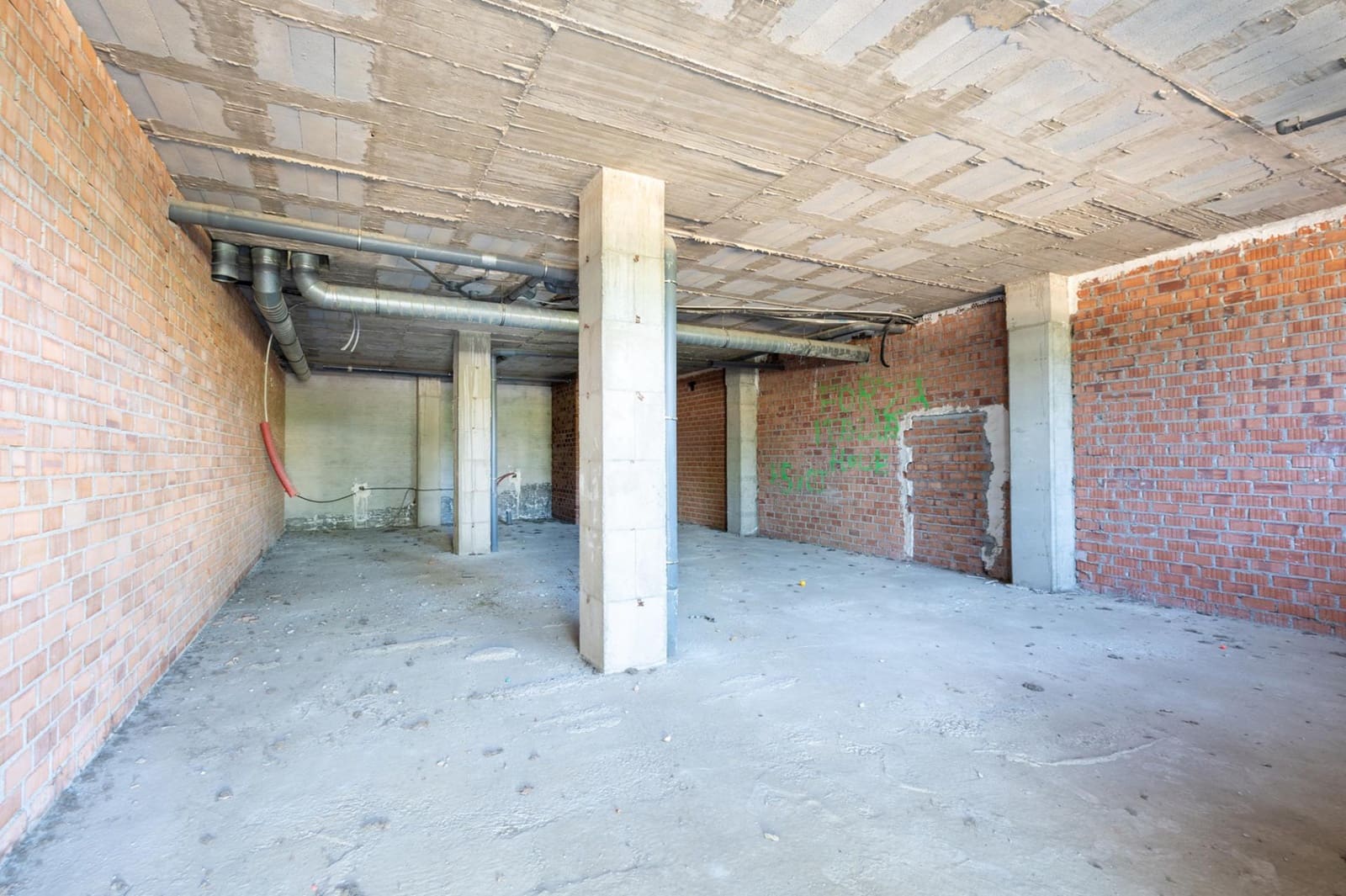 Commercial for sale in Granada city - € 299,000 (Ref: 9770844)