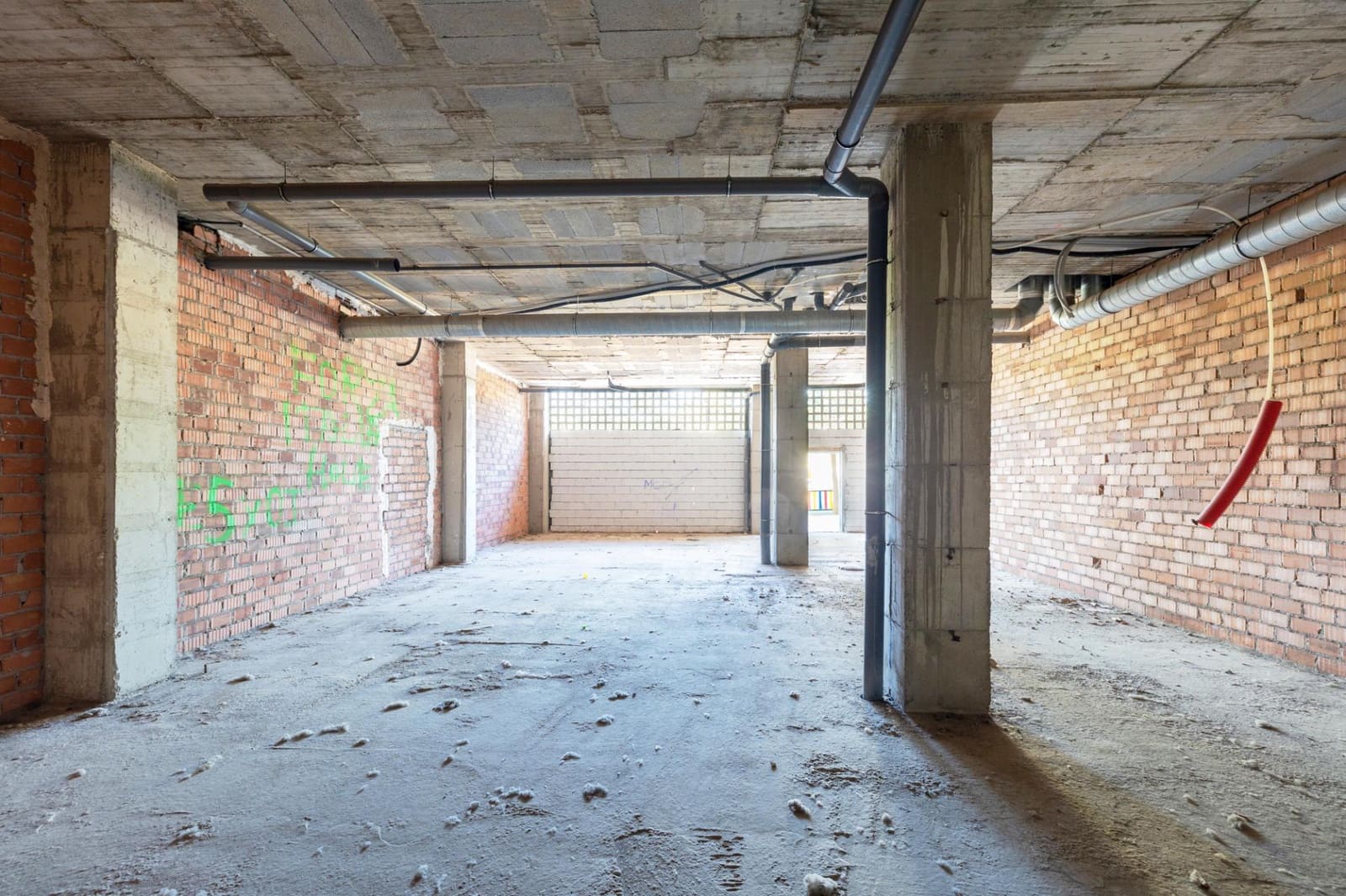 Commercial for sale in Granada city - € 299,000 (Ref: 9770844)