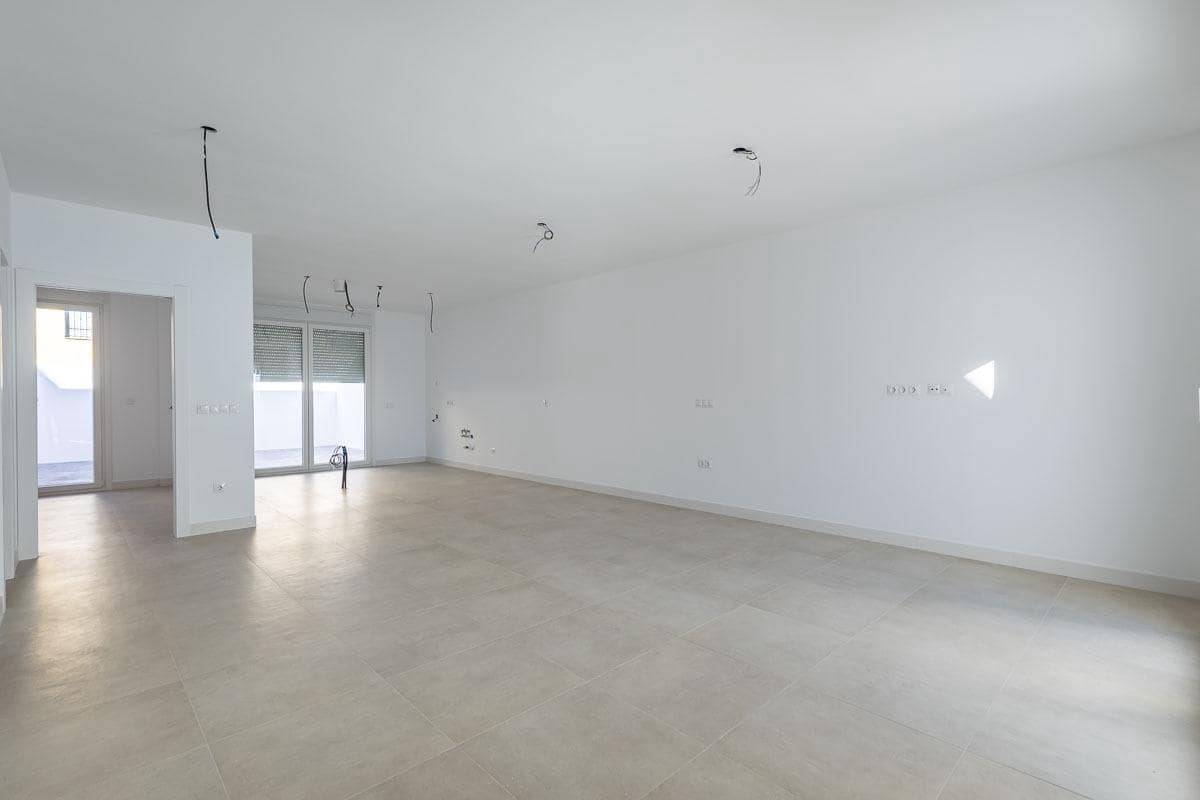 3 soverom Rekkehus til salgs i Belicena med garasje - € 270 000 (Ref: 9773355)