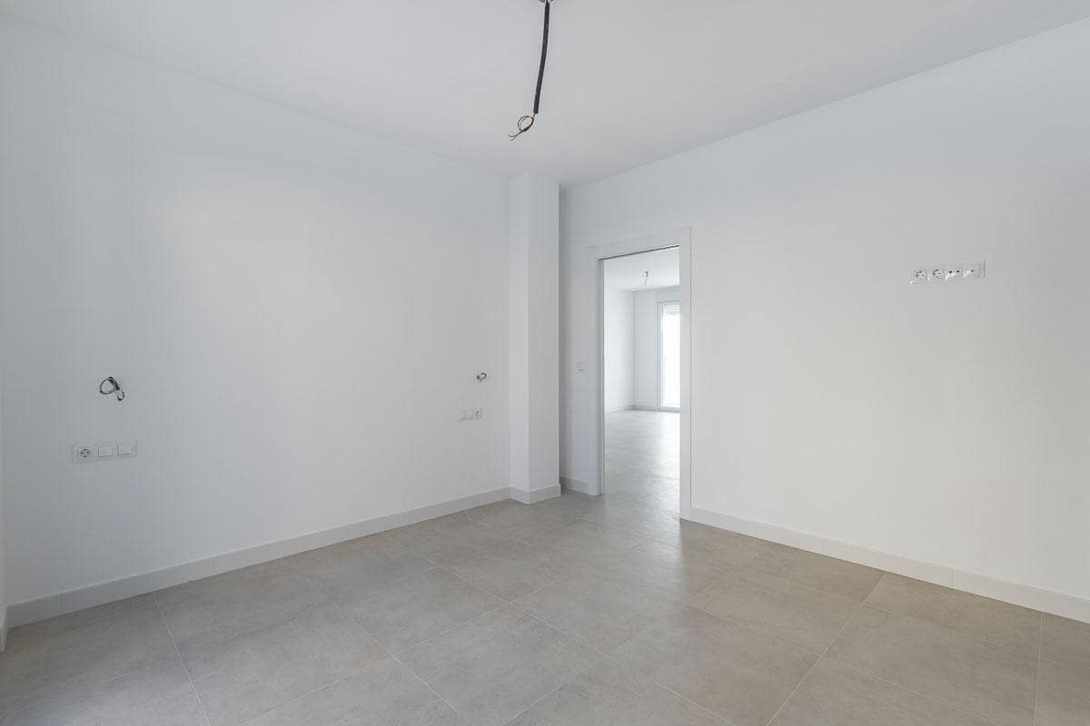 3 soverom Rekkehus til salgs i Belicena med garasje - € 270 000 (Ref: 9773355)