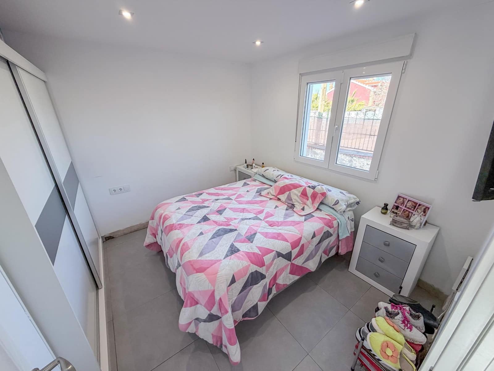 2 bedroom Villa for sale in Otura with pool garage - € 240,000 (Ref: 9773356)