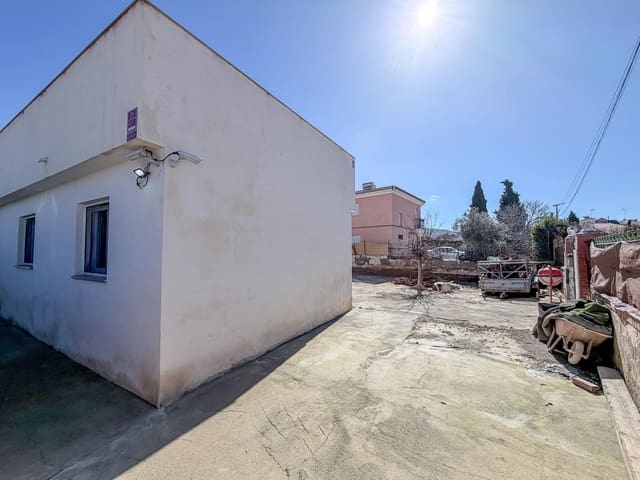 2 sypialnia Willa na sprzedaż w Otura z basenem garażem - 240 000 € (Ref: 9773356)