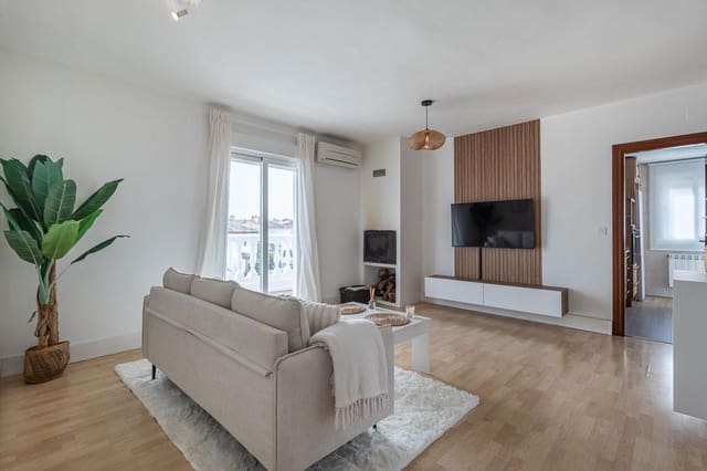 2 makuuhuone Kattohuoneisto myytävänä paikassa Cúllar Vega mukana 
autotalli - 179 000 € (Ref: 9773359)