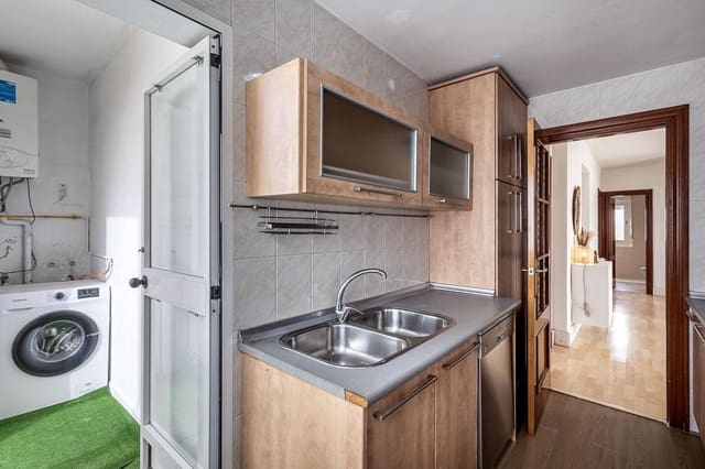 2 makuuhuone Kattohuoneisto myytävänä paikassa Cúllar Vega mukana 
autotalli - 179 000 € (Ref: 9773359)